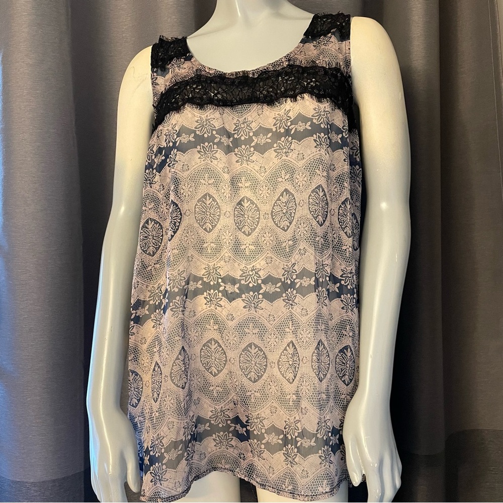 EUC Mystree sheer tunic top in size M.